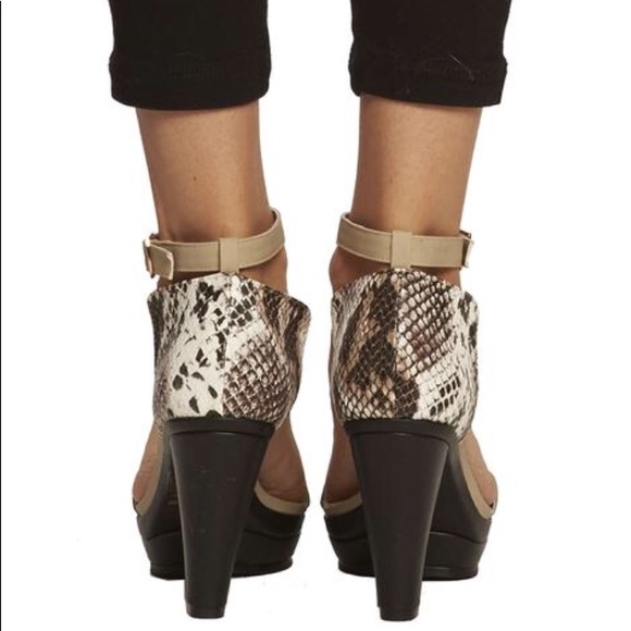 🆕Cri de Coeur ⚜️Vegan Ankle Strap Platform Sandal - Picture 3 of 8